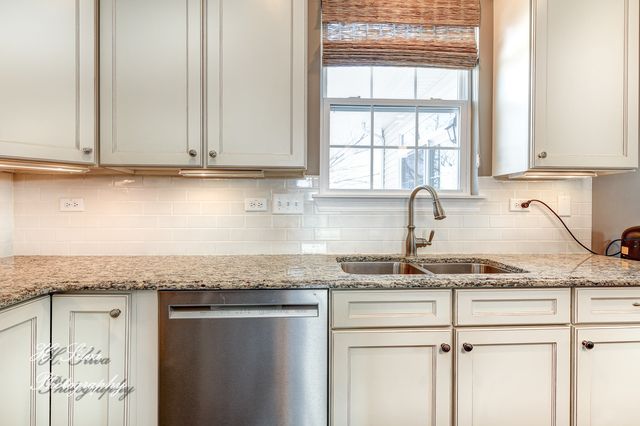 1403 Karen Drive, West Dundee, IL 60118