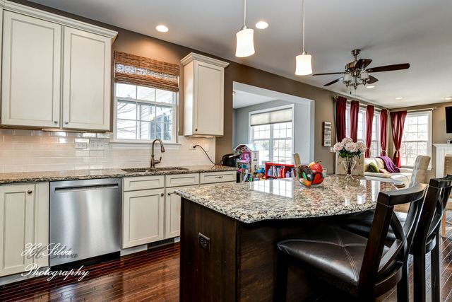 1403 Karen Drive, West Dundee, IL 60118