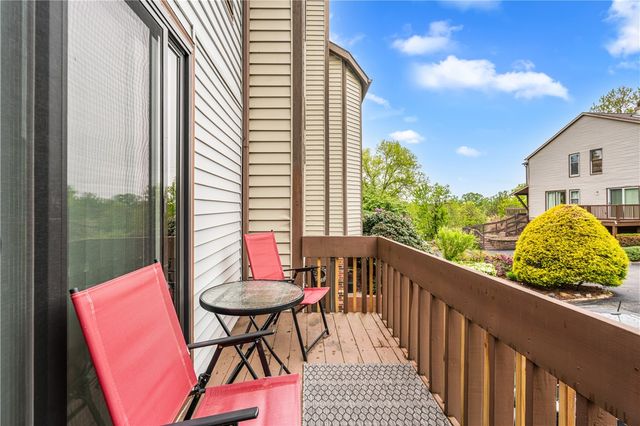320 Spring Run Dr, Monroeville, PA 15146