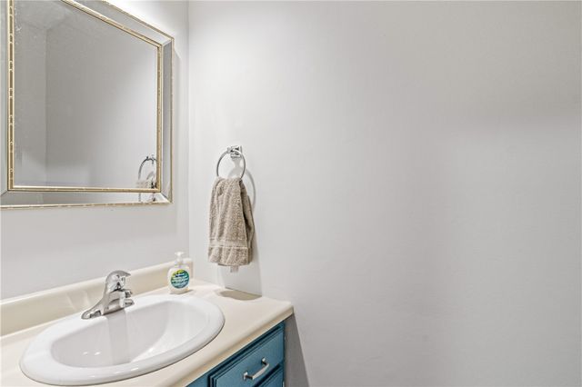 320 Spring Run Dr, Monroeville, PA 15146