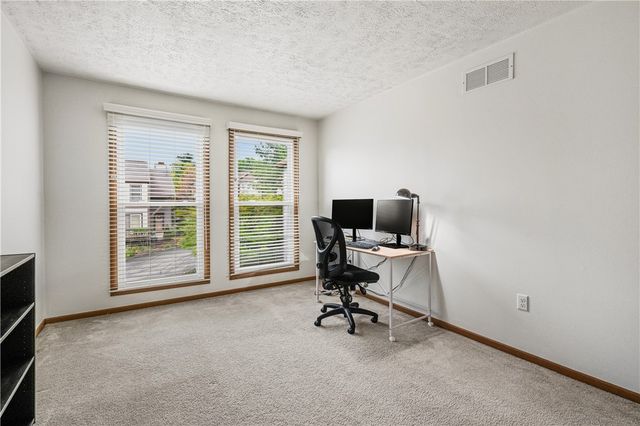 320 Spring Run Dr, Monroeville, PA 15146