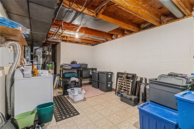 320 Spring Run Dr, Monroeville, PA 15146