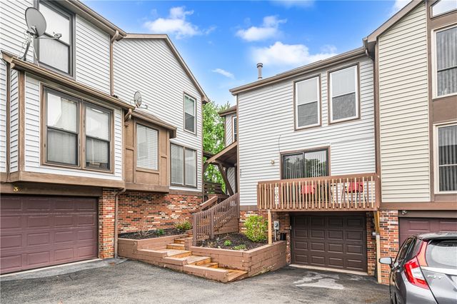 320 Spring Run Dr, Monroeville, PA 15146