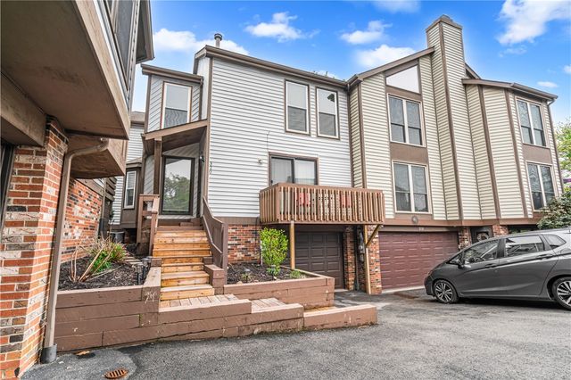 320 Spring Run Dr, Monroeville, PA 15146