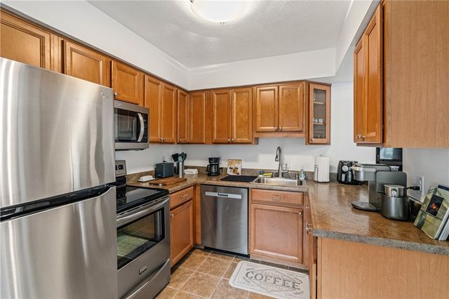 320 Spring Run Dr, Monroeville, PA 15146