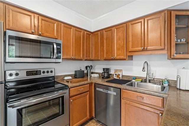 320 Spring Run Dr, Monroeville, PA 15146
