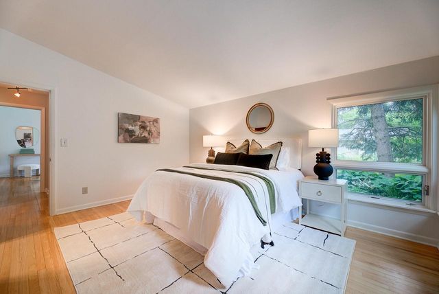 17425 Mierow LANE, Brookfield, WI 53045