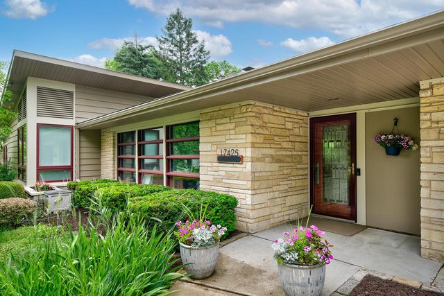 17425 Mierow LANE, Brookfield, WI 53045