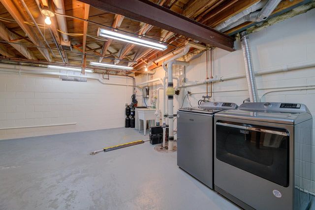 17425 Mierow LANE, Brookfield, WI 53045