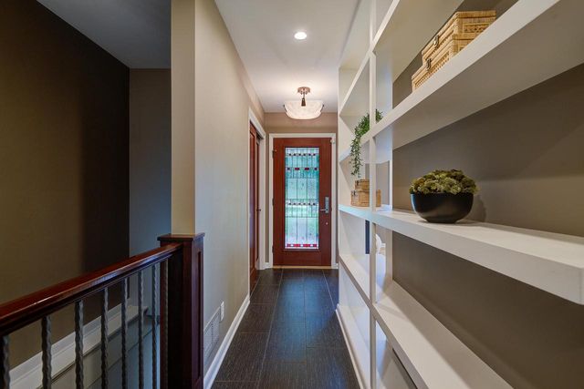 17425 Mierow LANE, Brookfield, WI 53045