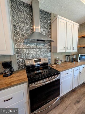 15267 KINGS HWY, King George, VA 22485