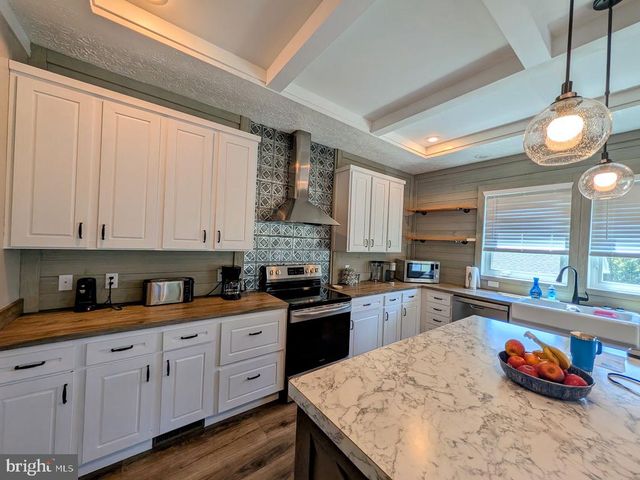 15267 KINGS HWY, King George, VA 22485
