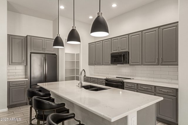 5361 N MANO Drive, Eloy, AZ 85131