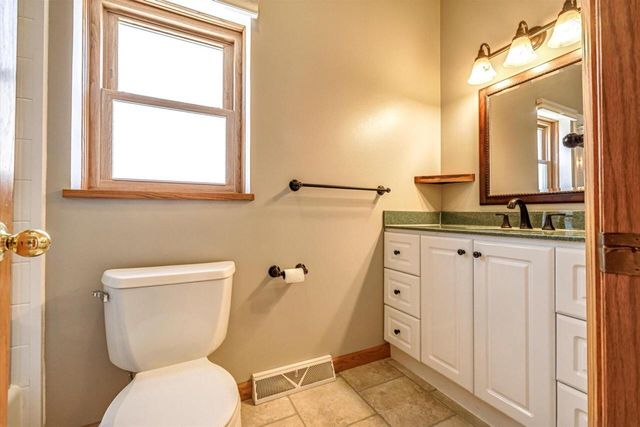 1680 N Astor STREET, Milwaukee, WI 53202