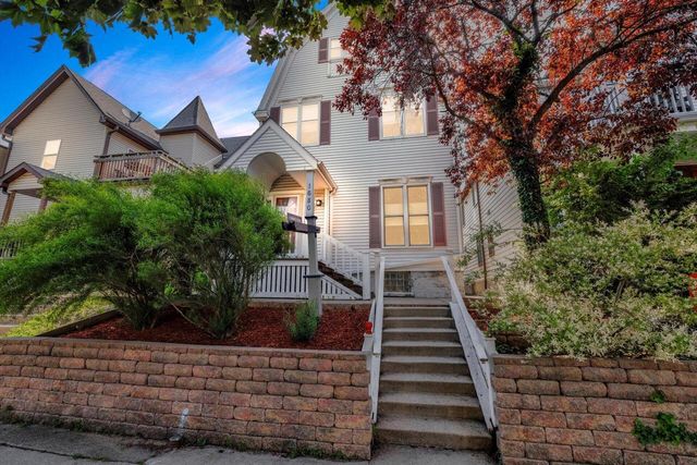 1680 N Astor STREET, Milwaukee, WI 53202