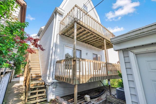 1680 N Astor STREET, Milwaukee, WI 53202