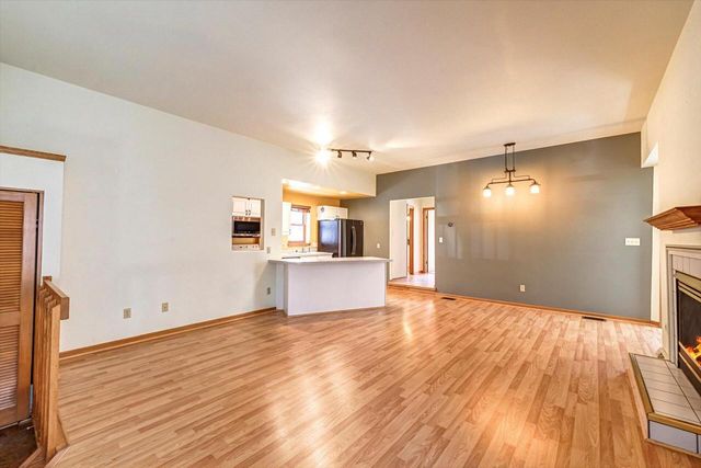 1680 N Astor STREET, Milwaukee, WI 53202