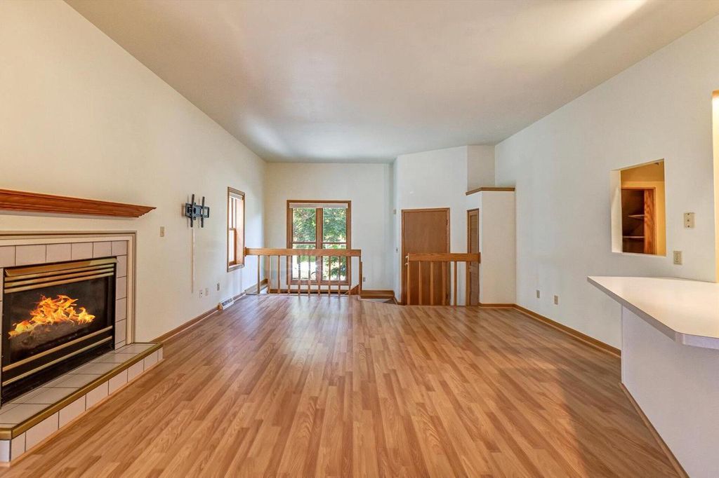 1680 N Astor STREET, Milwaukee, WI 53202