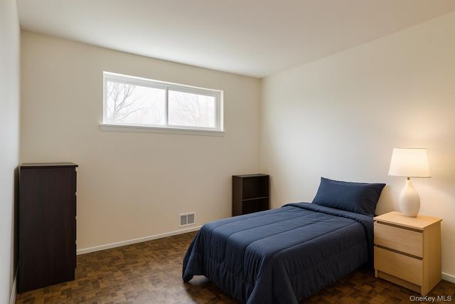 170 Sugarwood Lane, Central Islip, NY 11722