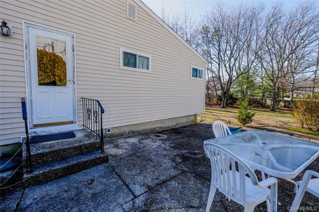 170 Sugarwood Lane, Central Islip, NY 11722