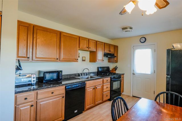 170 Sugarwood Lane, Central Islip, NY 11722