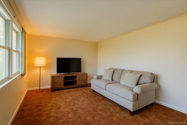 170 Sugarwood Lane, Central Islip, NY 11722