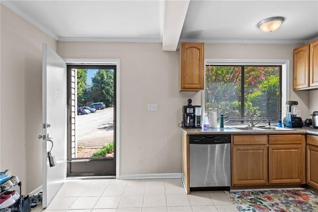 165 Forest View Drive, Winston-salem, NC 27104