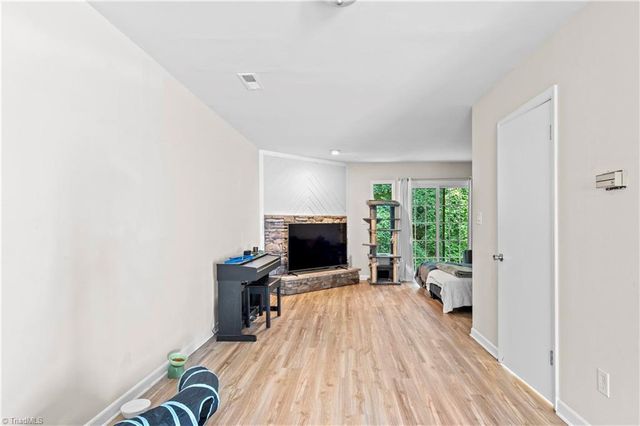 165 Forest View Drive, Winston-salem, NC 27104