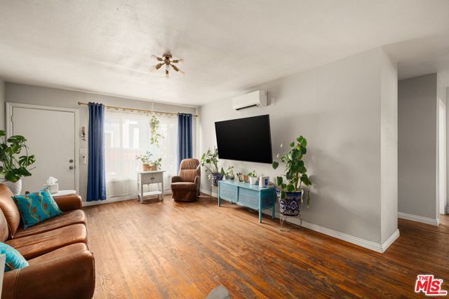 1091 N Gage Avenue, Los Angeles, CA 90063