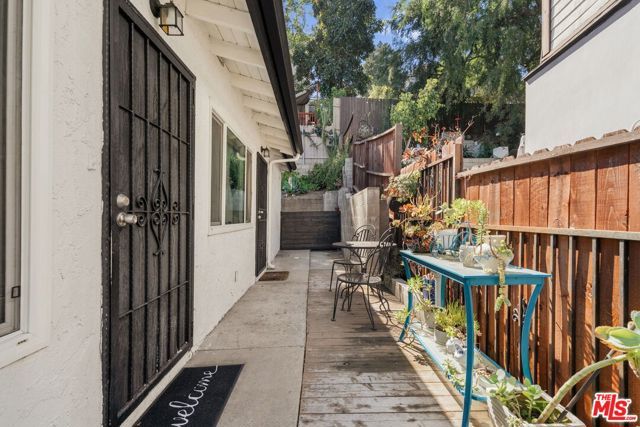 1091 N Gage Avenue, Los Angeles, CA 90063