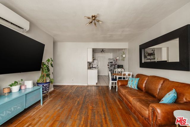 1091 N Gage Avenue, Los Angeles, CA 90063