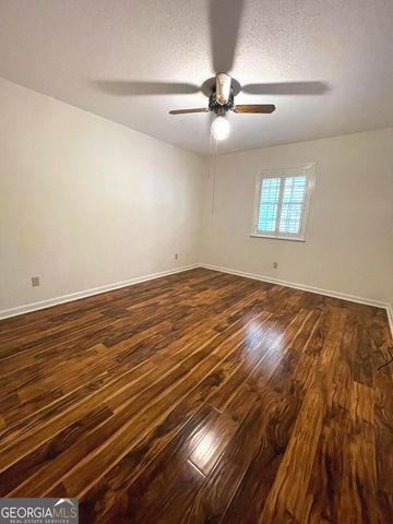 1104 Lakeview Drive, Blackshear, GA 31516