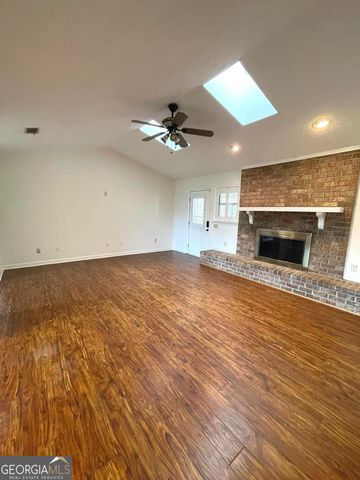 1104 Lakeview Drive, Blackshear, GA 31516