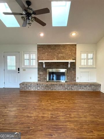 1104 Lakeview Drive, Blackshear, GA 31516
