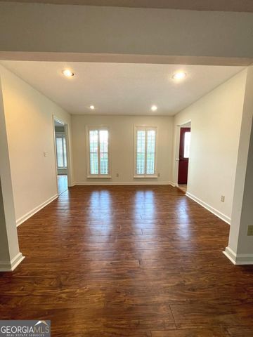 1104 Lakeview Drive, Blackshear, GA 31516