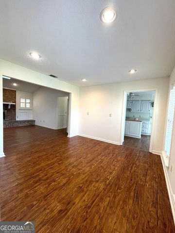 1104 Lakeview Drive, Blackshear, GA 31516