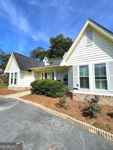 1104 Lakeview Drive, Blackshear, GA 31516