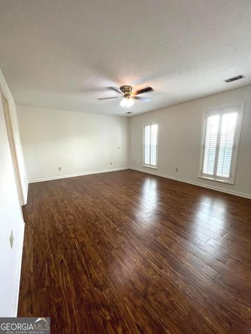 1104 Lakeview Drive, Blackshear, GA 31516