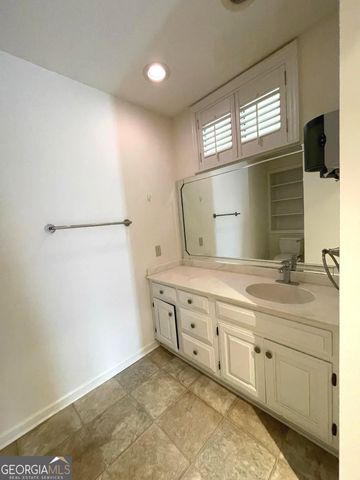1104 Lakeview Drive, Blackshear, GA 31516