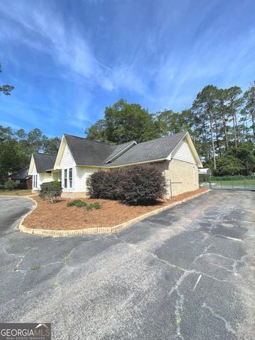 1104 Lakeview Drive, Blackshear, GA 31516