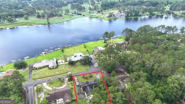 1104 Lakeview Drive, Blackshear, GA 31516