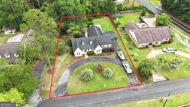 1104 Lakeview Drive, Blackshear, GA 31516