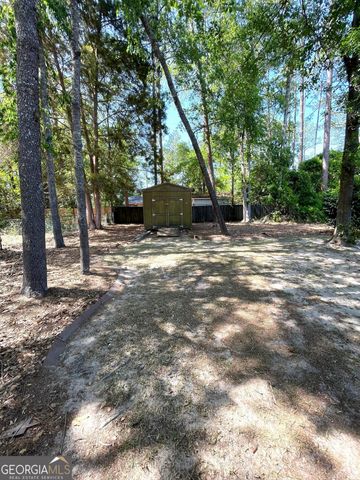 1104 Lakeview Drive, Blackshear, GA 31516