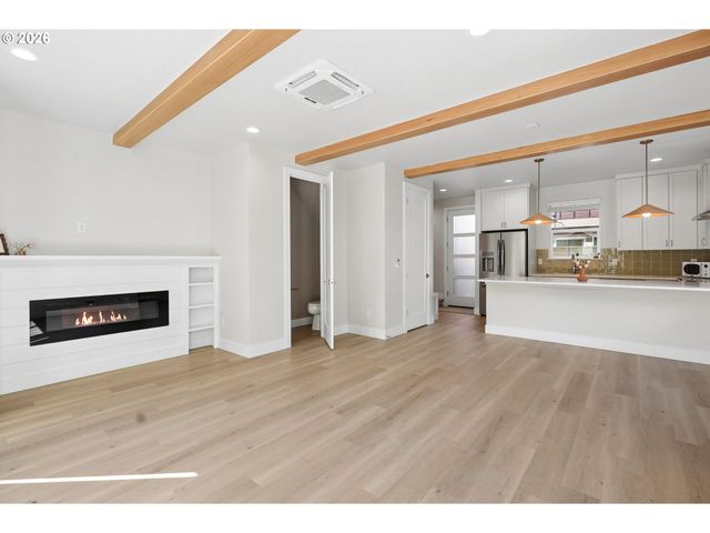 5448 Ne PRESCOTT St 5, Portland, OR 97218