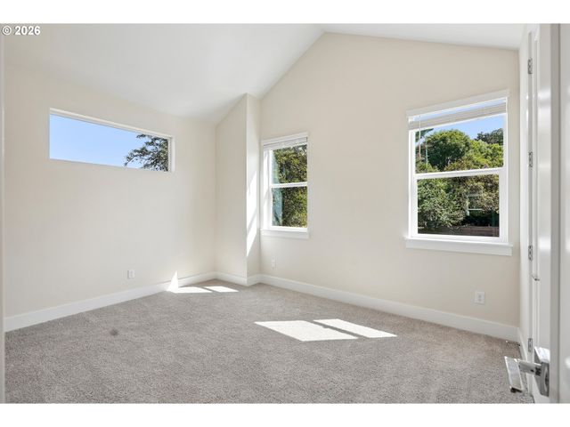 5448 Ne PRESCOTT St 5, Portland, OR 97218