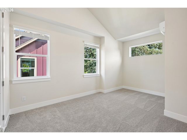 5448 Ne PRESCOTT St 5, Portland, OR 97218
