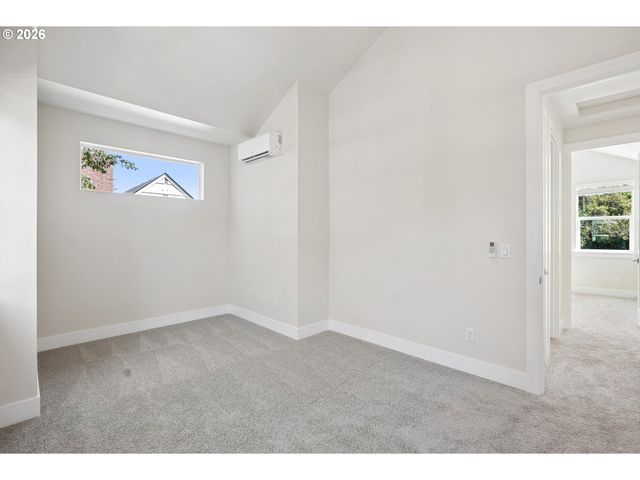 5448 Ne PRESCOTT St 5, Portland, OR 97218
