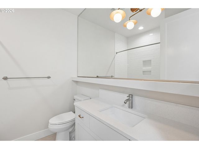 5448 Ne PRESCOTT St 5, Portland, OR 97218
