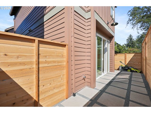 5448 Ne PRESCOTT St 5, Portland, OR 97218