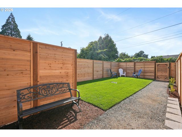 5448 Ne PRESCOTT St 5, Portland, OR 97218